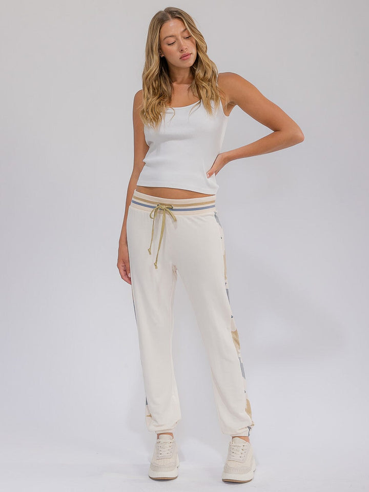 WOMEN'S ELASTIC WAIST CONTAST CAMO PRINT JOGGER PANTS