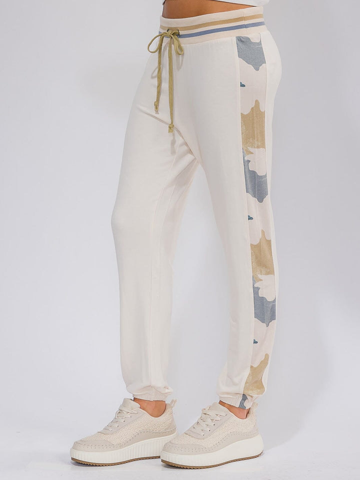 WOMEN'S ELASTIC WAIST CONTAST CAMO PRINT JOGGER PANTS
