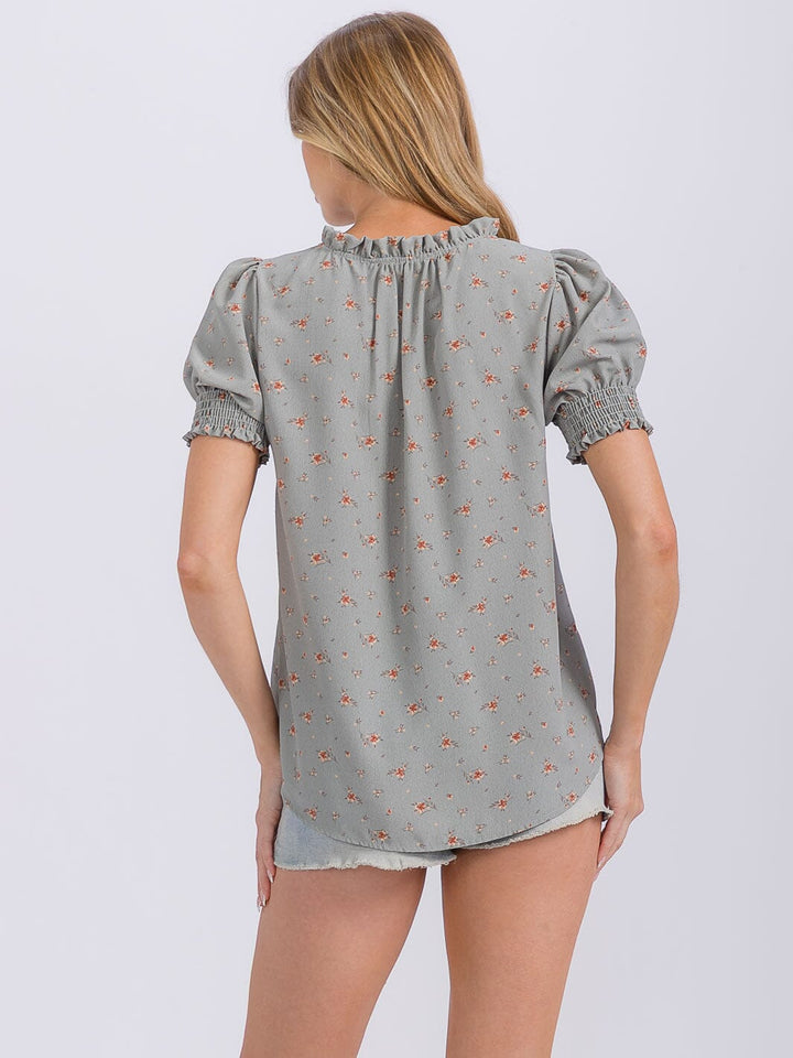 WOMEN'S SHORT PUFF SLEEVE V-NECK FLORAL BLOUSE