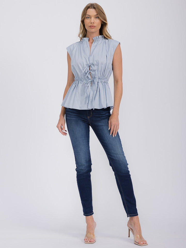 WOMEN'S SLEEVELESS FRONT TIE PEPLUM TOP