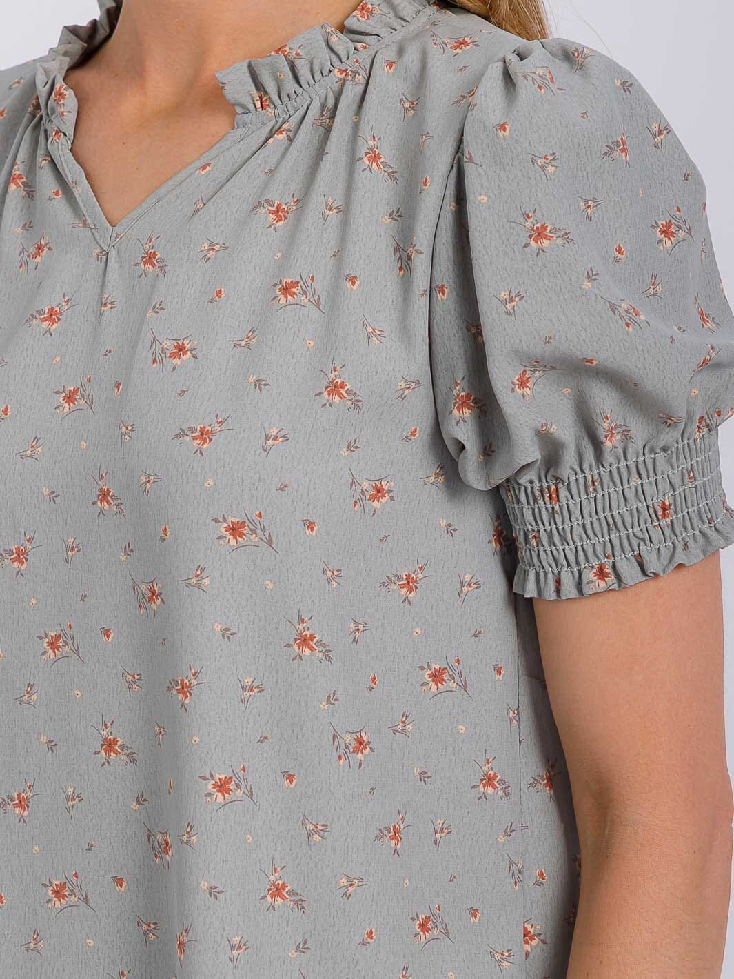 WOMEN'S SHORT PUFF SLEEVE V-NECK FLORAL BLOUSE