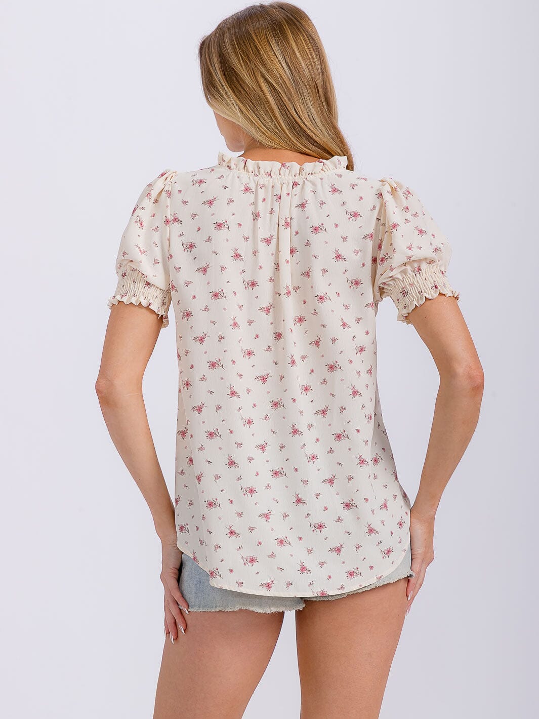 WOMEN'S SHORT PUFF SLEEVE V-NECK FLORAL BLOUSE