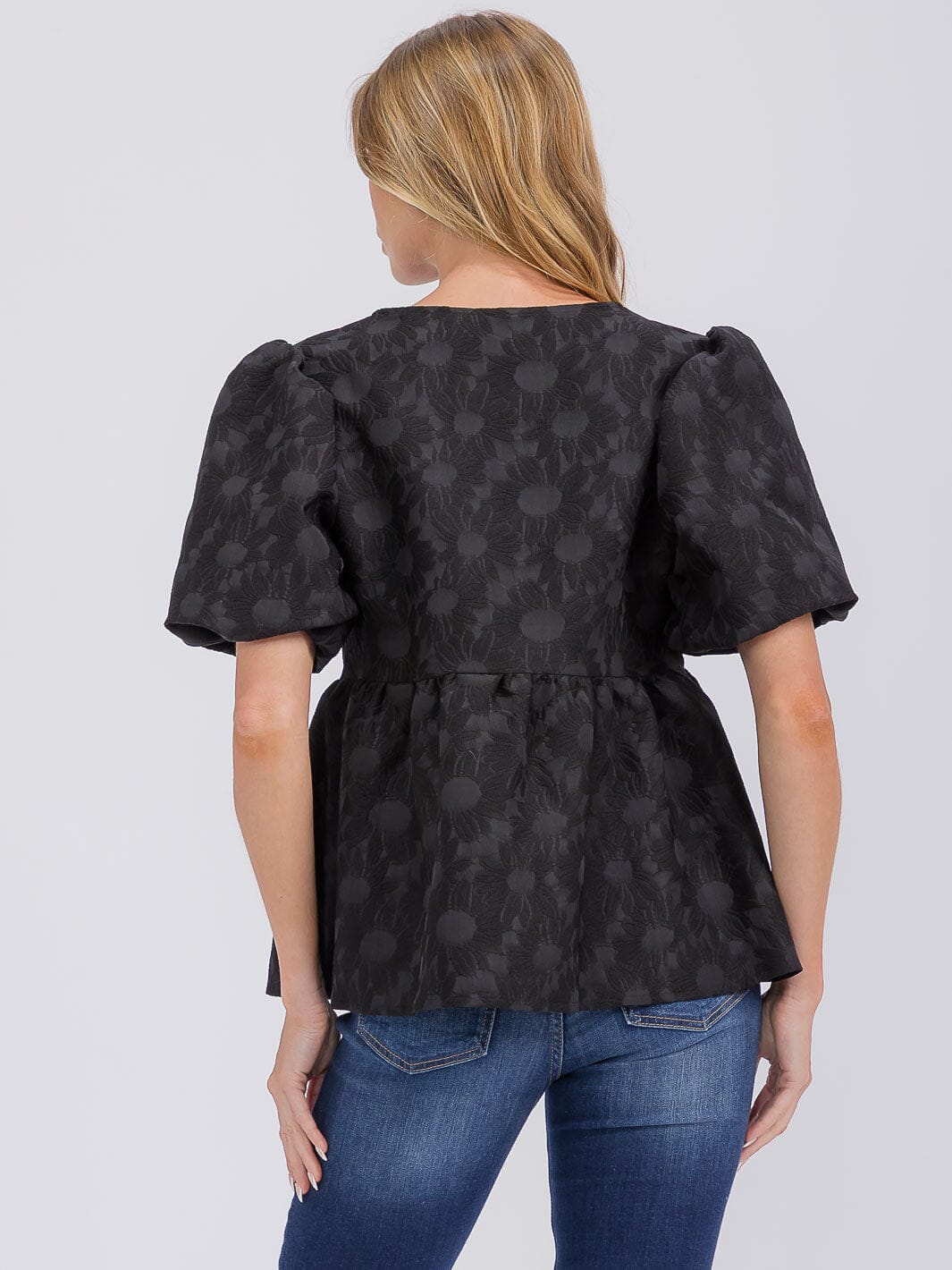 WOMEN'S SHORT PUFF SLEEVE V-NECK FLORAL DETAILED BLOUSE