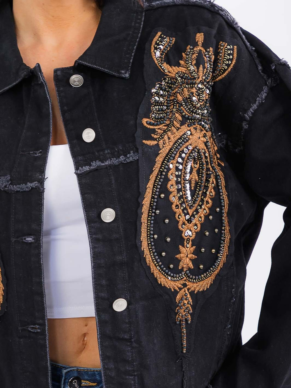 WOMEN'S LONG SLEEVE FRONT POCKETS BUTTON CLOSURE EMBROIDERY STUDS DENIM JACKET