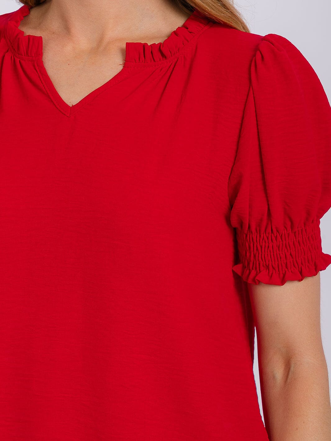 WOMEN'S SHORT PUFF SLEEVE V-NECK BLOUSE