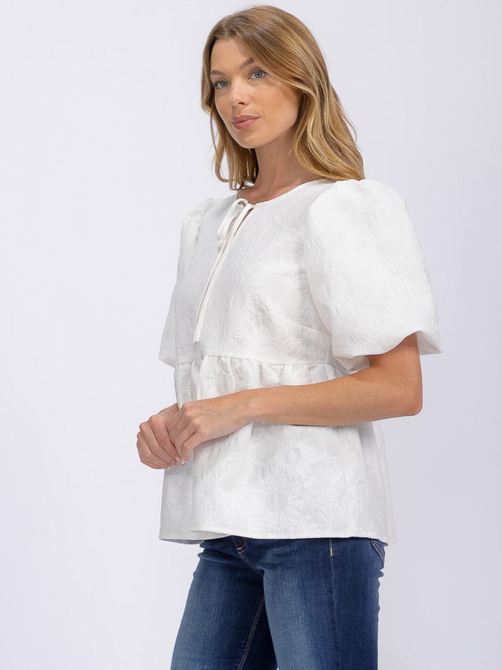 WOMEN'S SHORT PUFF SLEEVE V-NECK FLORAL DETAILED BLOUSE