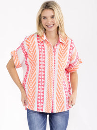 WOMEN'S SHORT SLEEVE FRONT POCKET BUTTON UP HIGH-LOW PRINT BLOUSE