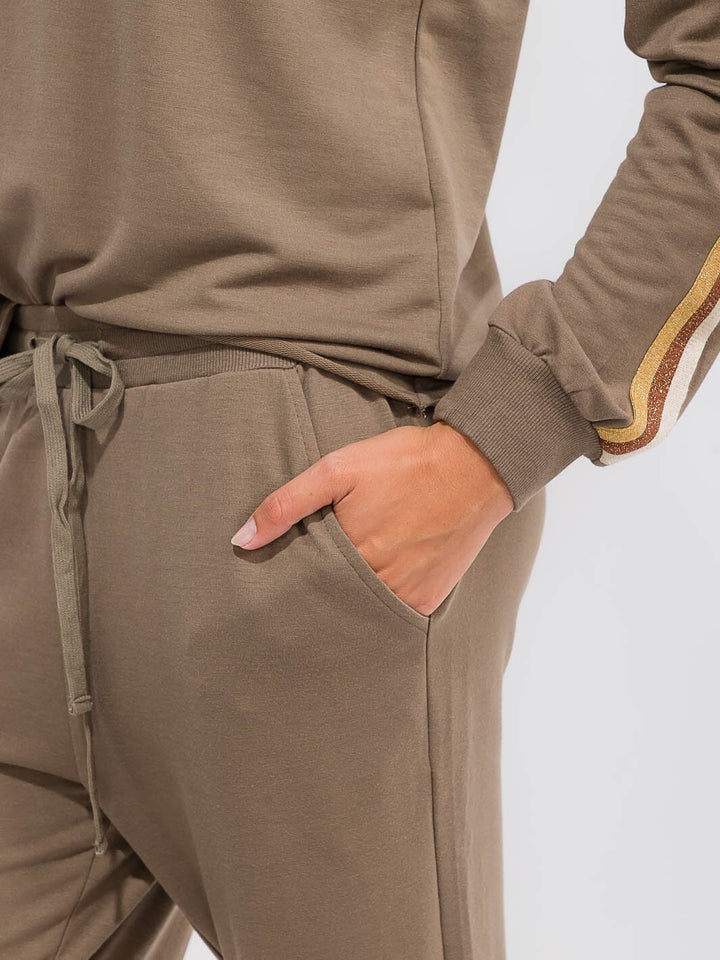 WOMEN'S ELASTIC WAIST FRONT POCKETS STRIPE DETAILED JOGGER PANTS