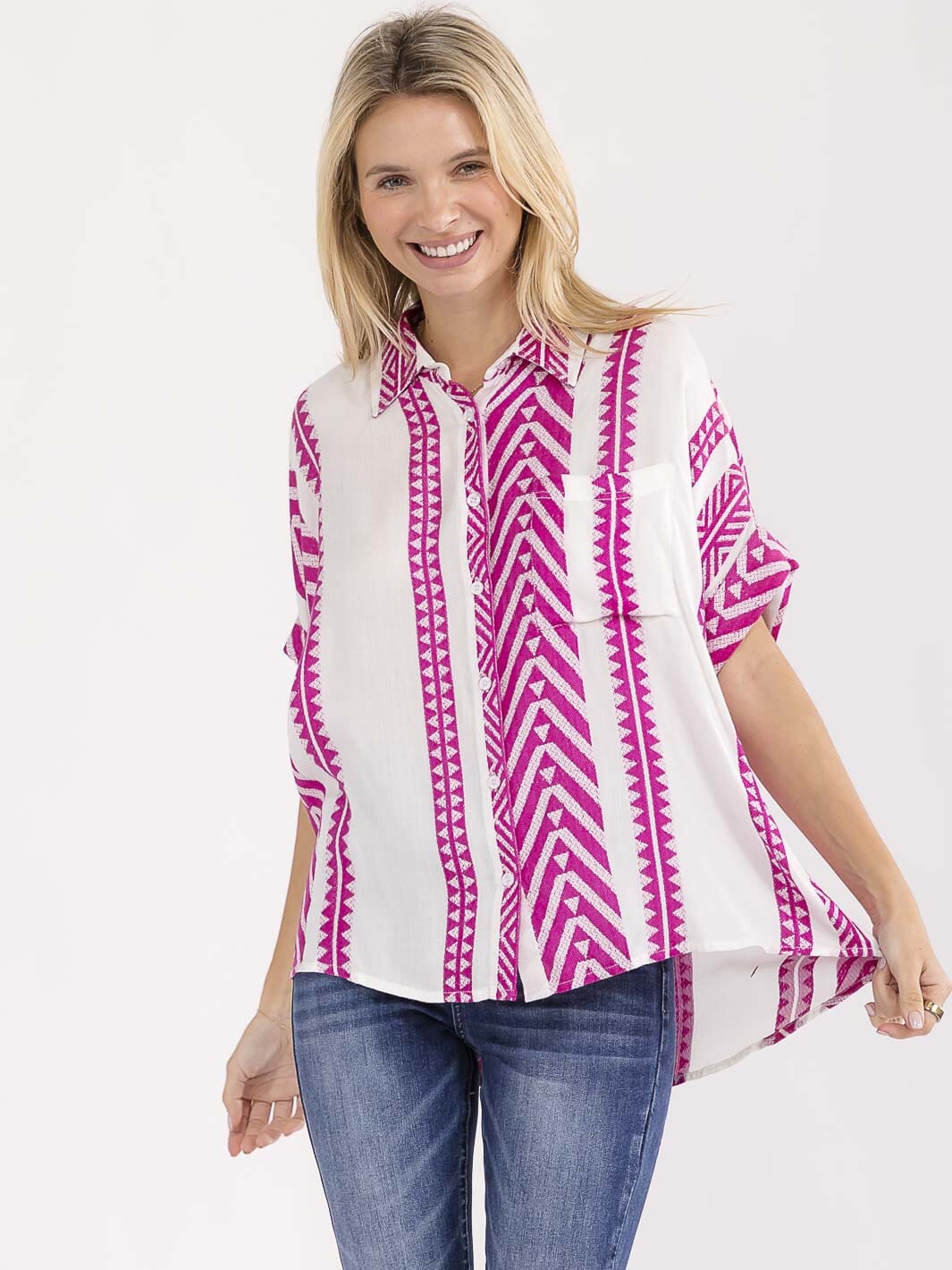 WOMEN'S SHORT SLEEVE FRONT POCKET BUTTON UP HIGH-LOW PRINT BLOUSE