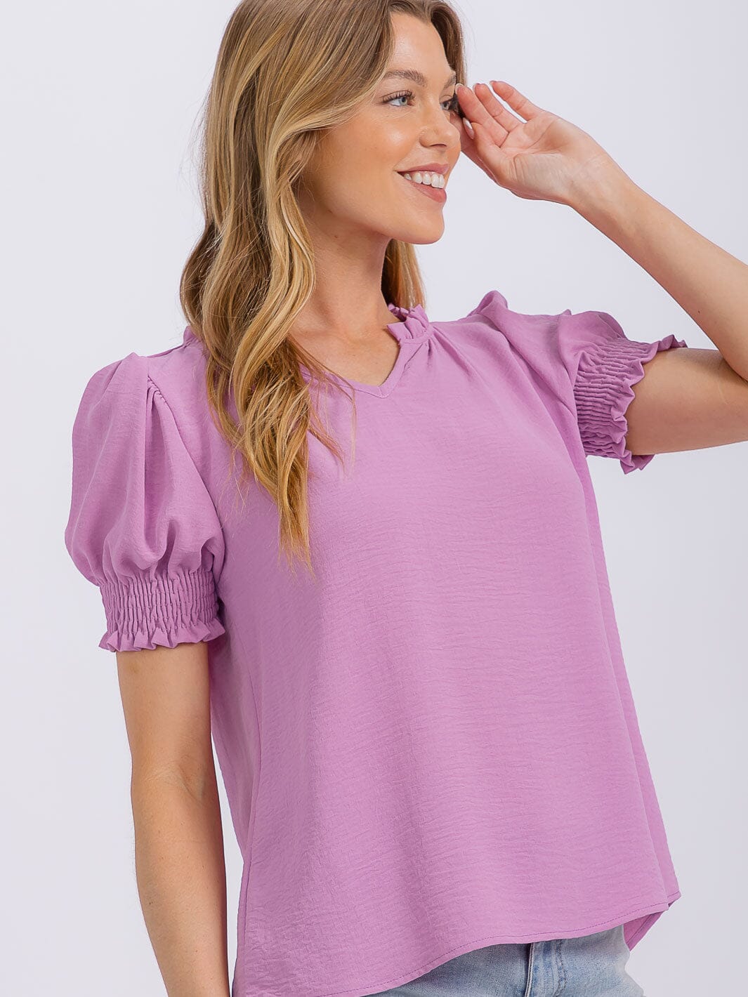 WOMEN'S SHORT PUFF SLEEVE V-NECK BLOUSE