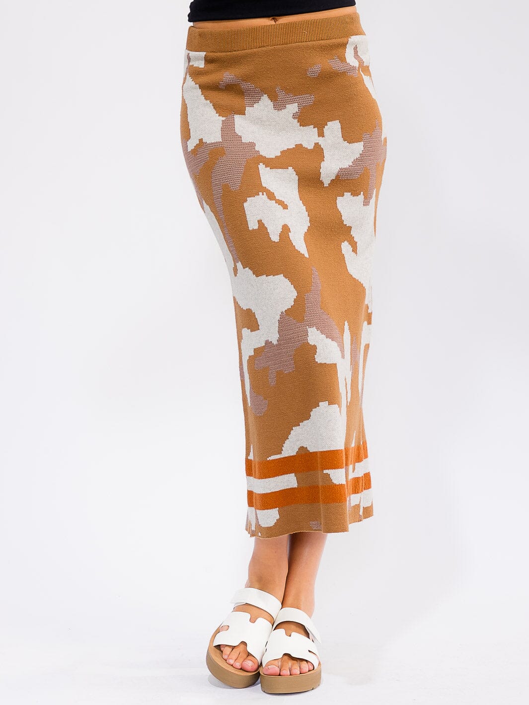 WOMEN'S ELASTIC WAIST CAMO PRINT MIDI SKIRT