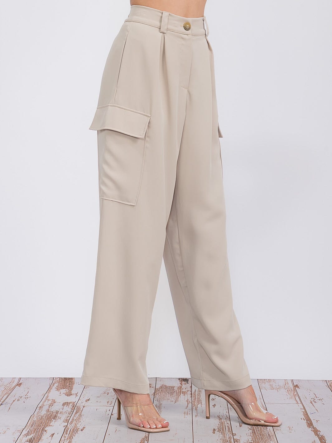 WOMEN'S BUTTON CLOSURE CARGO POCKETS WIDE LEG PANTS