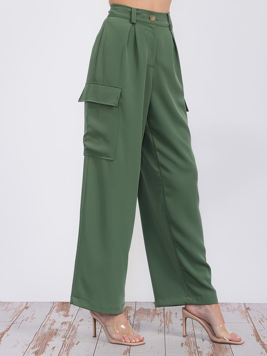 WOMEN'S BUTTON CLOSURE CARGO POCKETS WIDE LEG PANTS