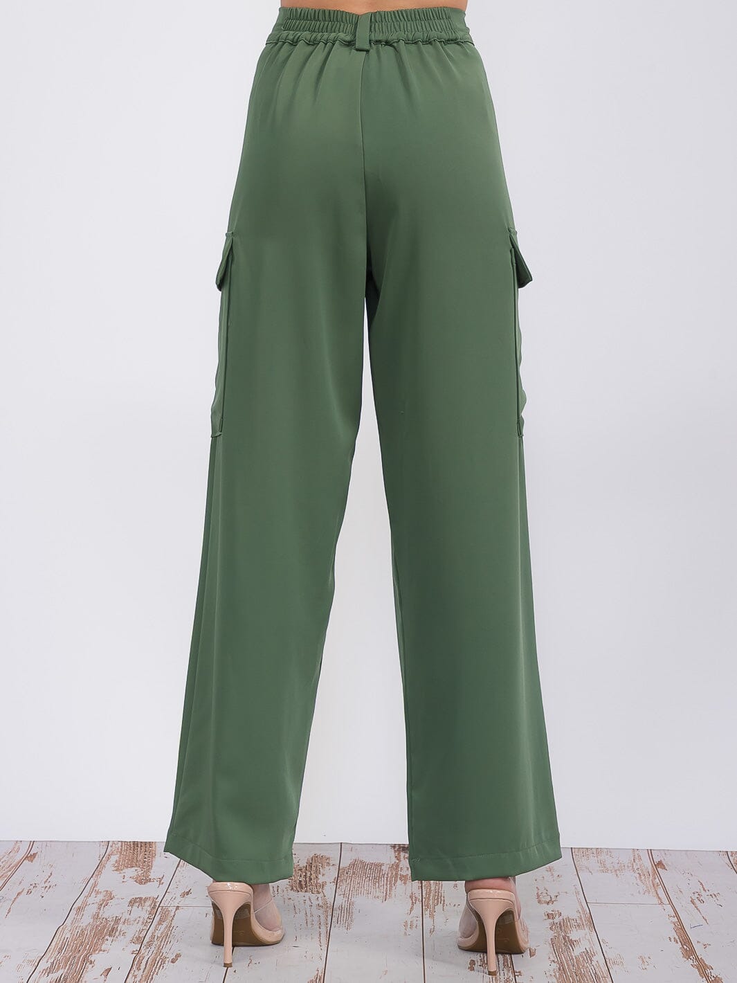WOMEN'S BUTTON CLOSURE CARGO POCKETS WIDE LEG PANTS