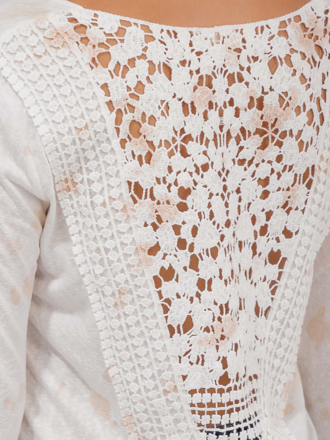 WOMEN'S LONG SLEEVE V-NECK BACK CROCHET DETAILED TIE DYE TOP