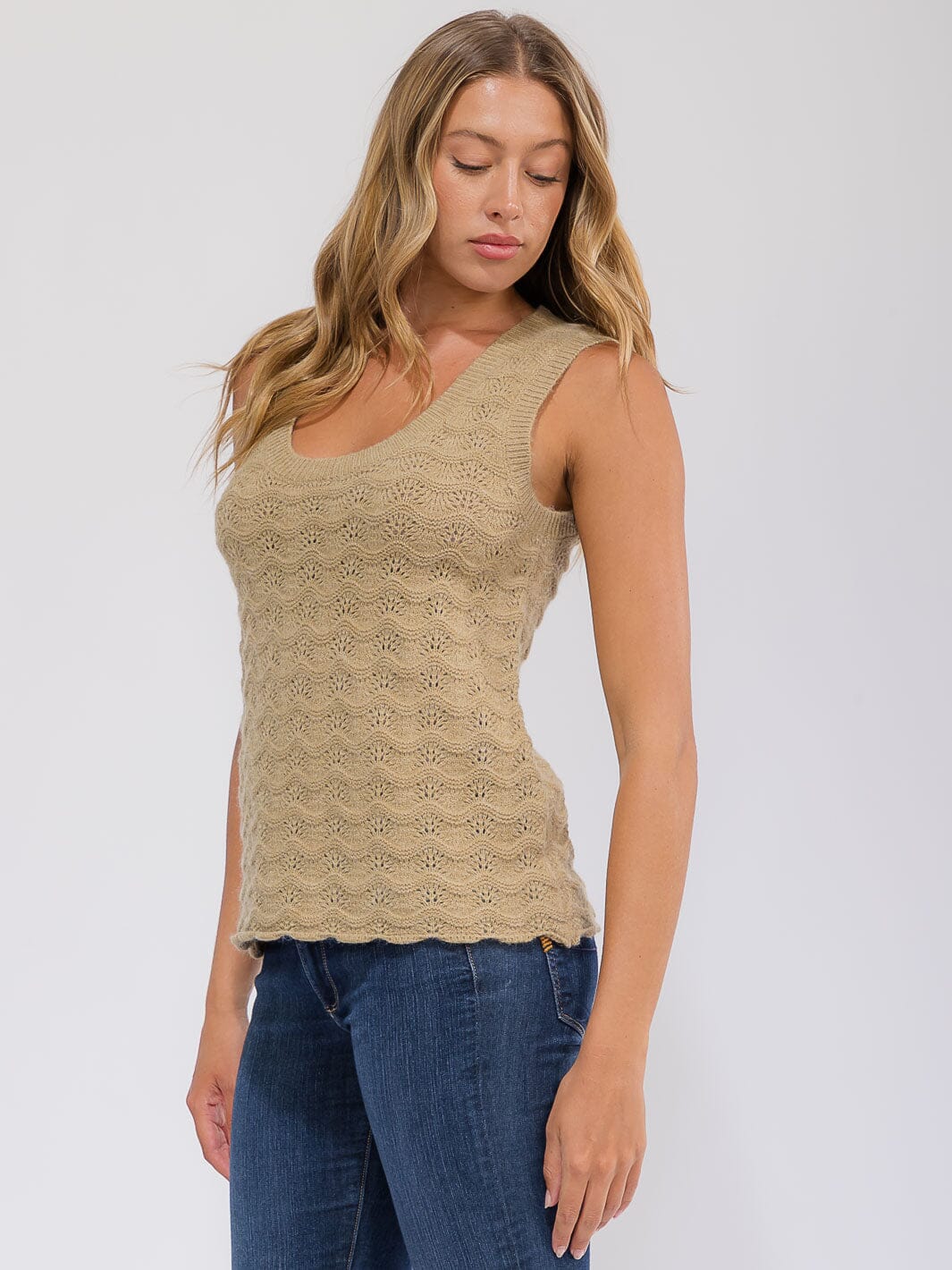 WOMEN'S SLEEVELESS CROCHET TANK TOP