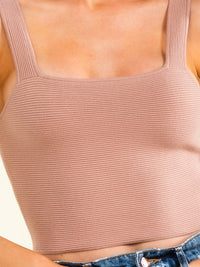 WOMEN'S SLEEVELESS SQAURE NECK RIBBED CROP TANK TOP