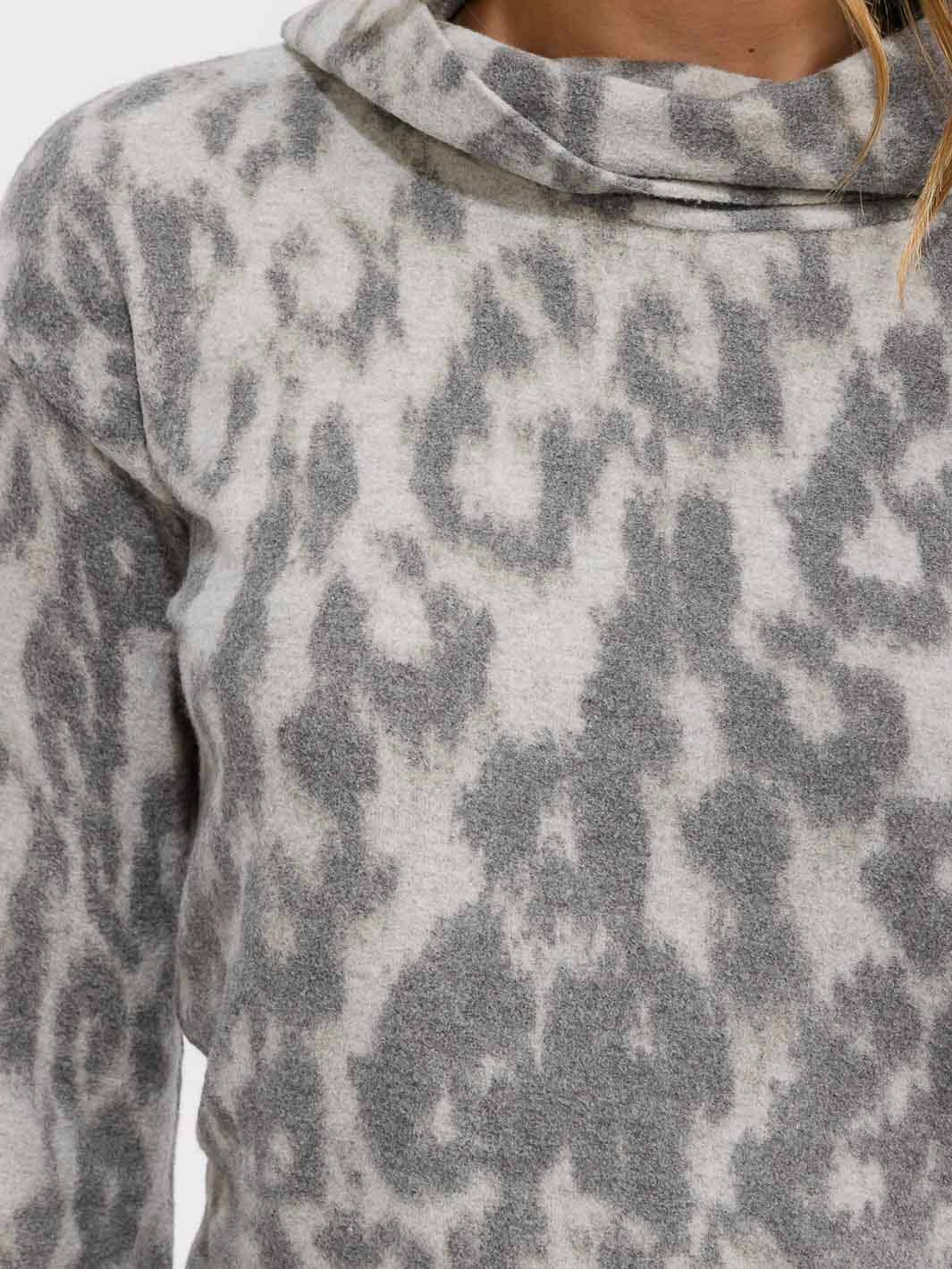 WOMEN'S LONG SLEEVE MOCK NECK ANIMAL PRINT TOP