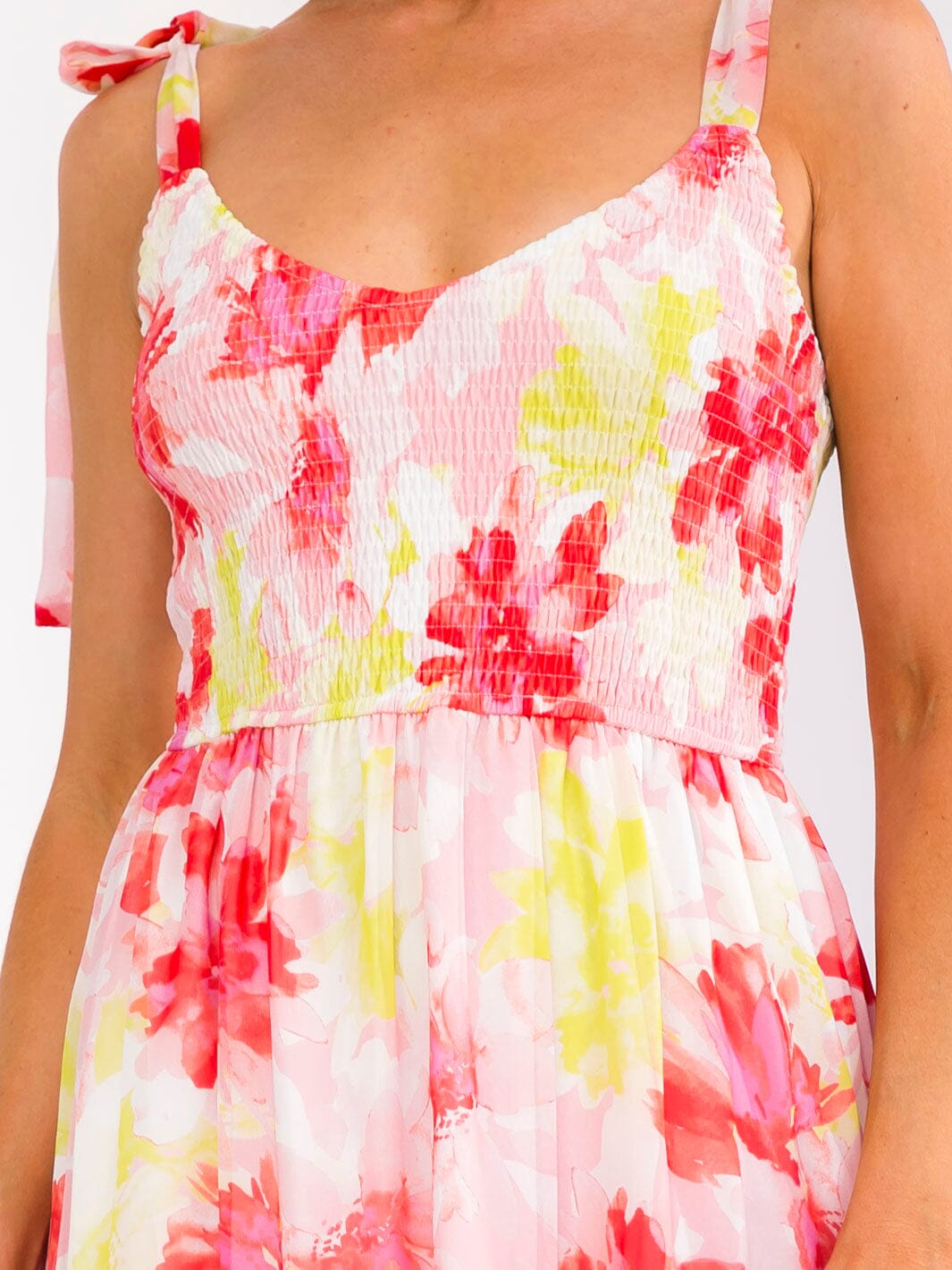 WOMEN'S SLEEVELESS V-NECK SMOCK TIERED FLORAL MIDI DRESS