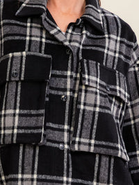 WOMEN'S LONG SLEEVE BUTTON CLOSURE FRONT POCKET PLAID JACKET