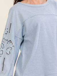 WOMEN'S LONG SLEEVE EYELET DETAILED PULLOVER SWEATER