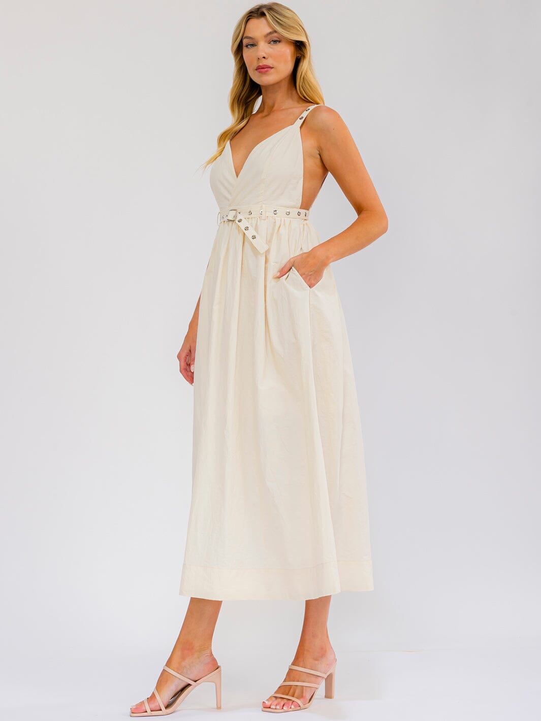 WOMEN'S SLEEVELESS SURPLICE FRONT POCKETS ELASTIC WAIST OPEN BACK MAXI DRESS