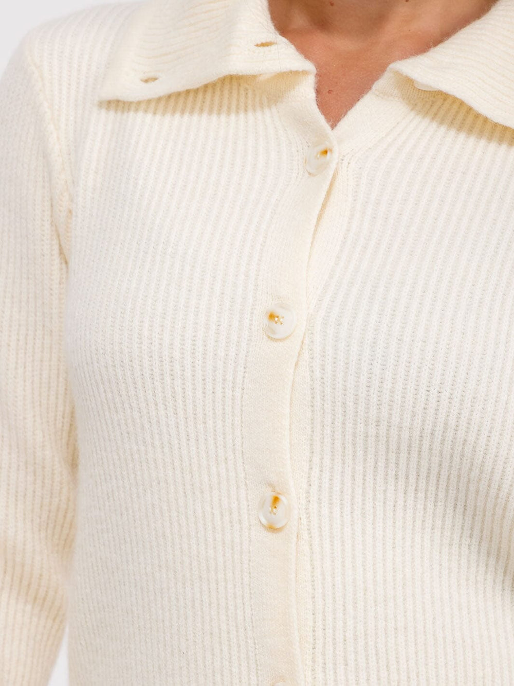 WOMEN'S LONG SLEEVE BUTTON CLOSURE RIBBED KNIT SWEATER