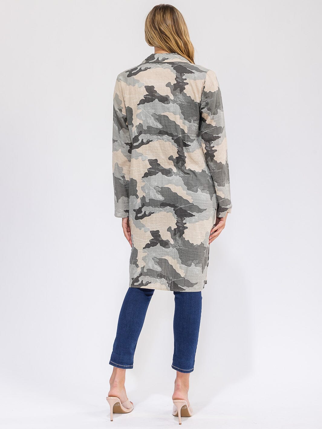 WOMEN'S LONG SLEEVE BUTTON CLOSURE FRONT POCKETS CAMO PRINT COAT