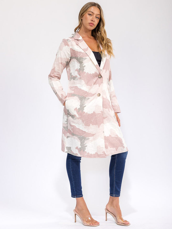 WOMEN'S LONG SLEEVE BUTTON CLOSURE FRONT POCKETS CAMO PRINT COAT