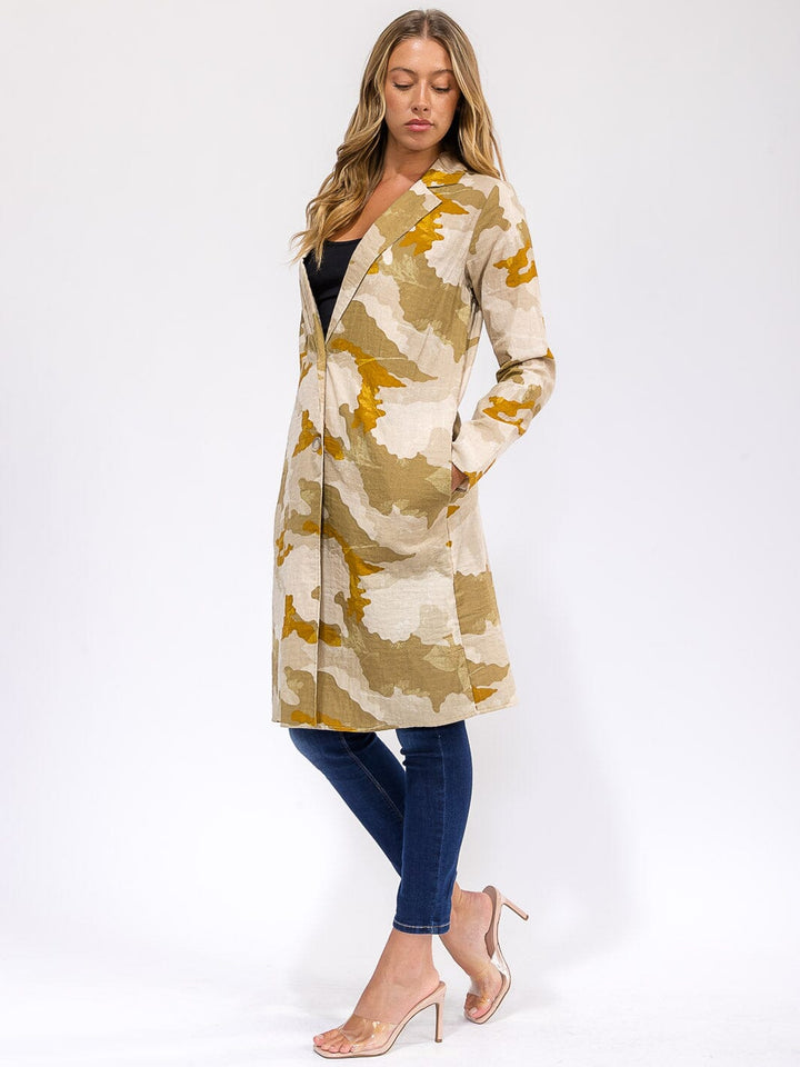 WOMEN'S LONG SLEEVE BUTTON CLOSURE FRONT POCKETS CAMO PRINT COAT