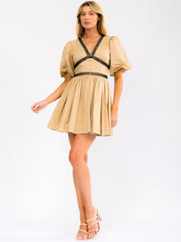 WOMEN'S SHORT PUFF SLEEVE V-NECK FRONT POCKETS FIT & FLARE MINI DRESS
