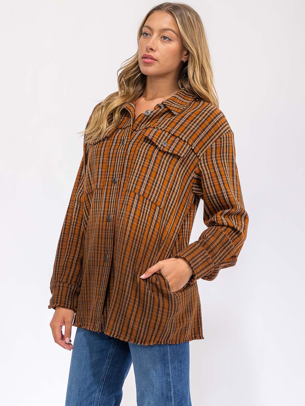 WOMEN'S LONG SLEEVE BUTTON UP FRONT POCKET PLAID SHACKET