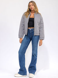 WOMEN'S LONG SLEEVE FRONT POCKETS ZIPPER CLOSURE PUFFER JACKET