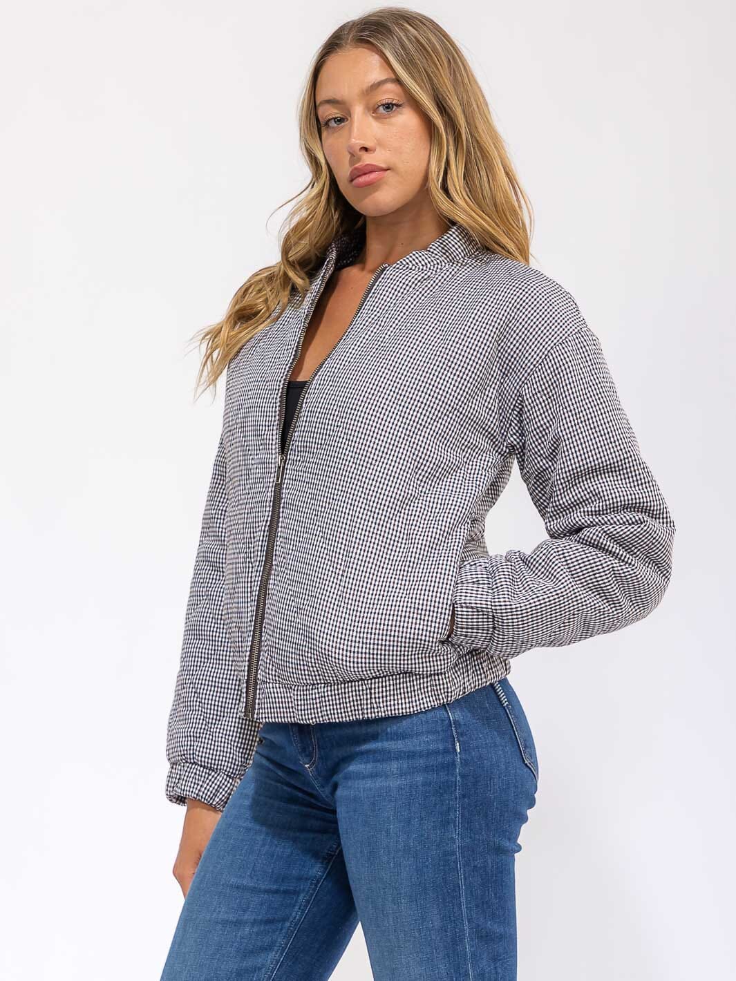 WOMEN'S LONG SLEEVE FRONT POCKETS ZIPPER CLOSURE PUFFER JACKET