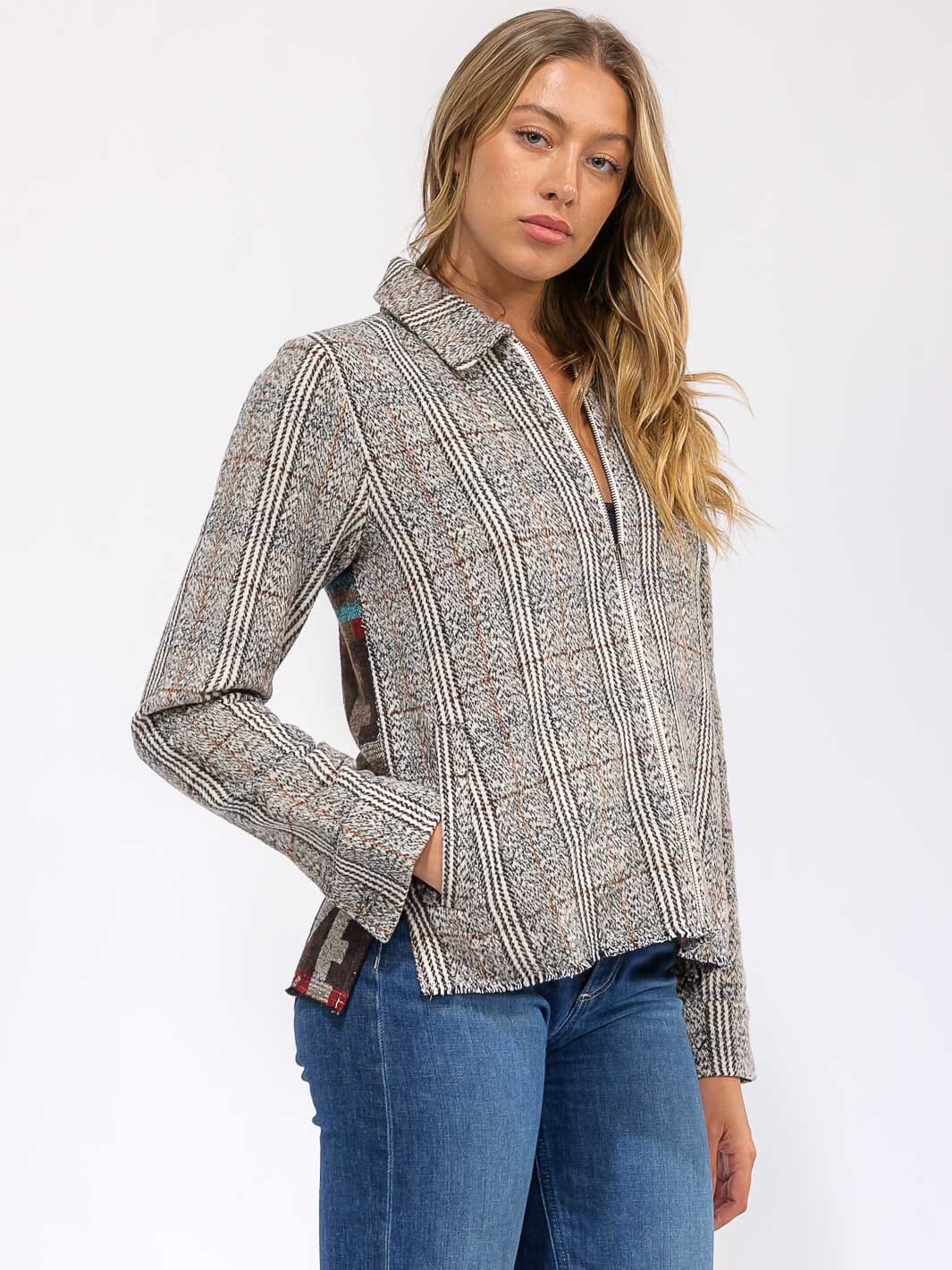 WOMEN'S LONG SLEEVE ZIPPER CLOSURE FRONT POCKETS BACK PRINT BLAZER