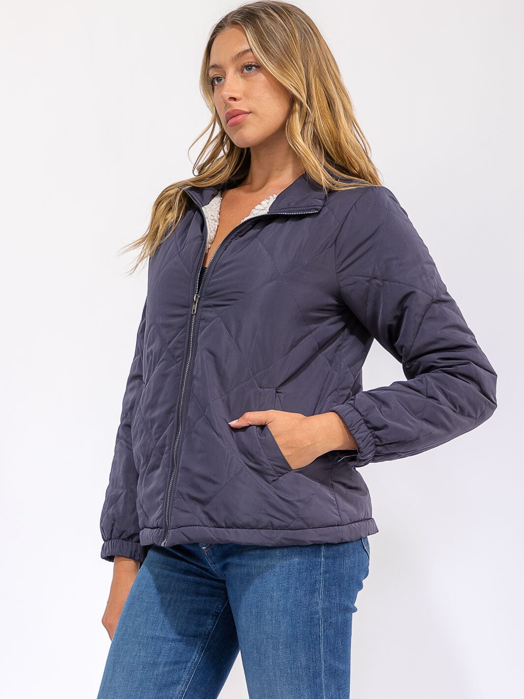 WOMEN'S LONG SLEEVE FRONT POCKETS ZIPPER CLOSURE SHERPA PUFFER JACKET