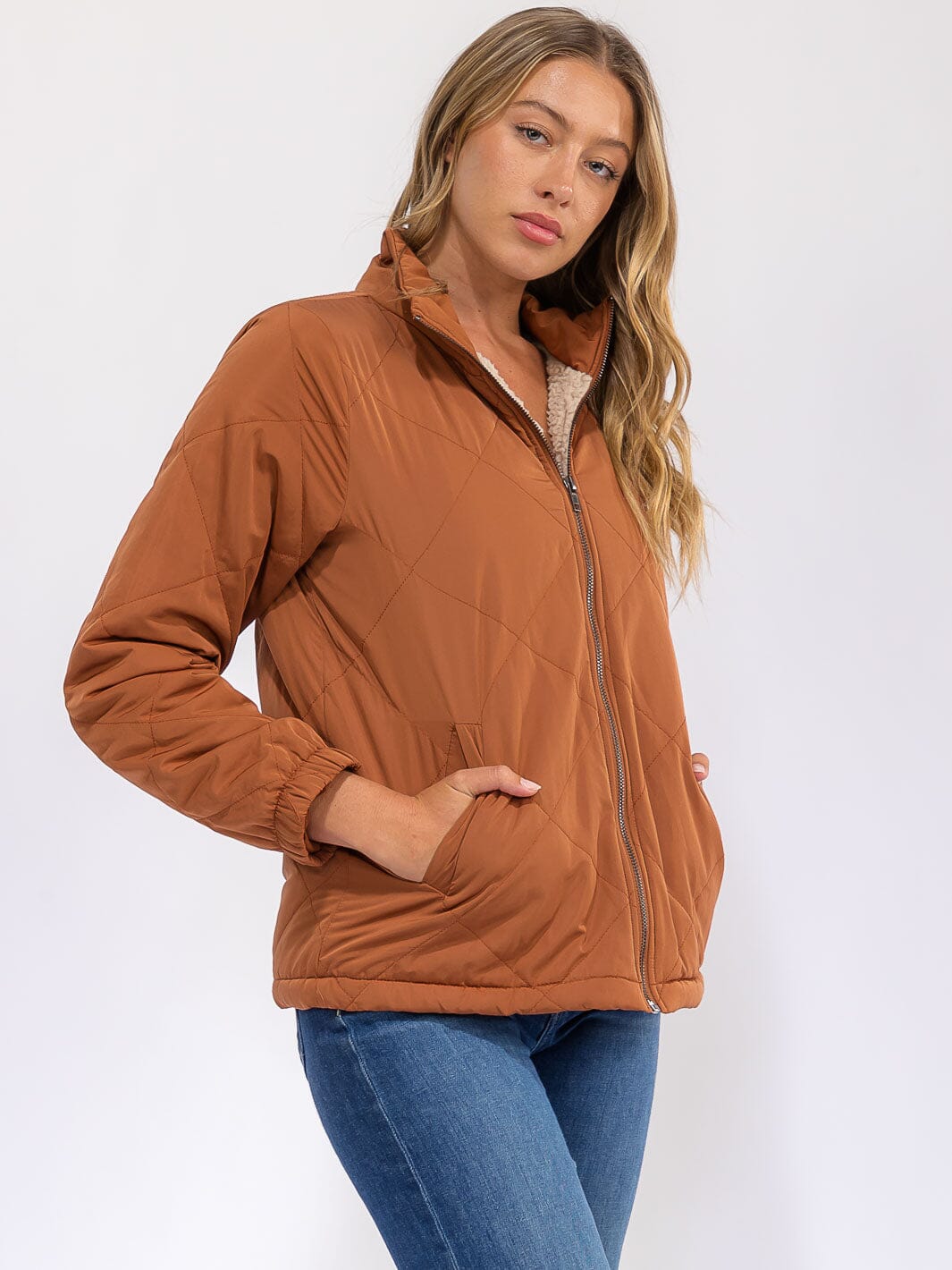 WOMEN'S LONG SLEEVE FRONT POCKETS ZIPPER CLOSURE SHERPA PUFFER JACKET