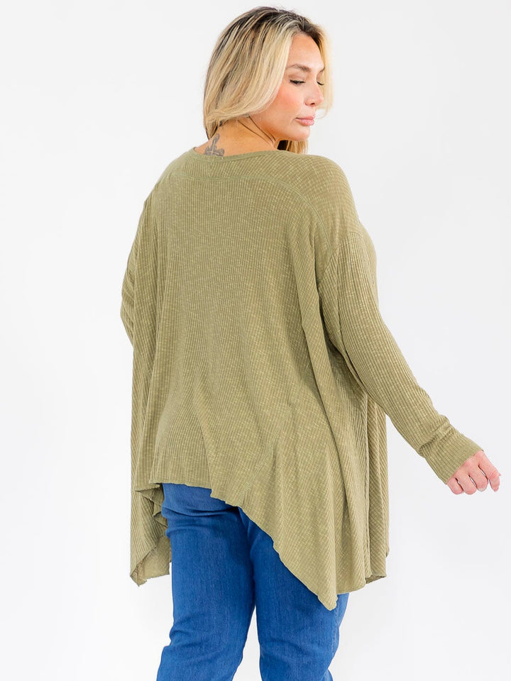 PLUS SIZE LONG SLEEVE HIGH-LOW OVERSIZED TOP