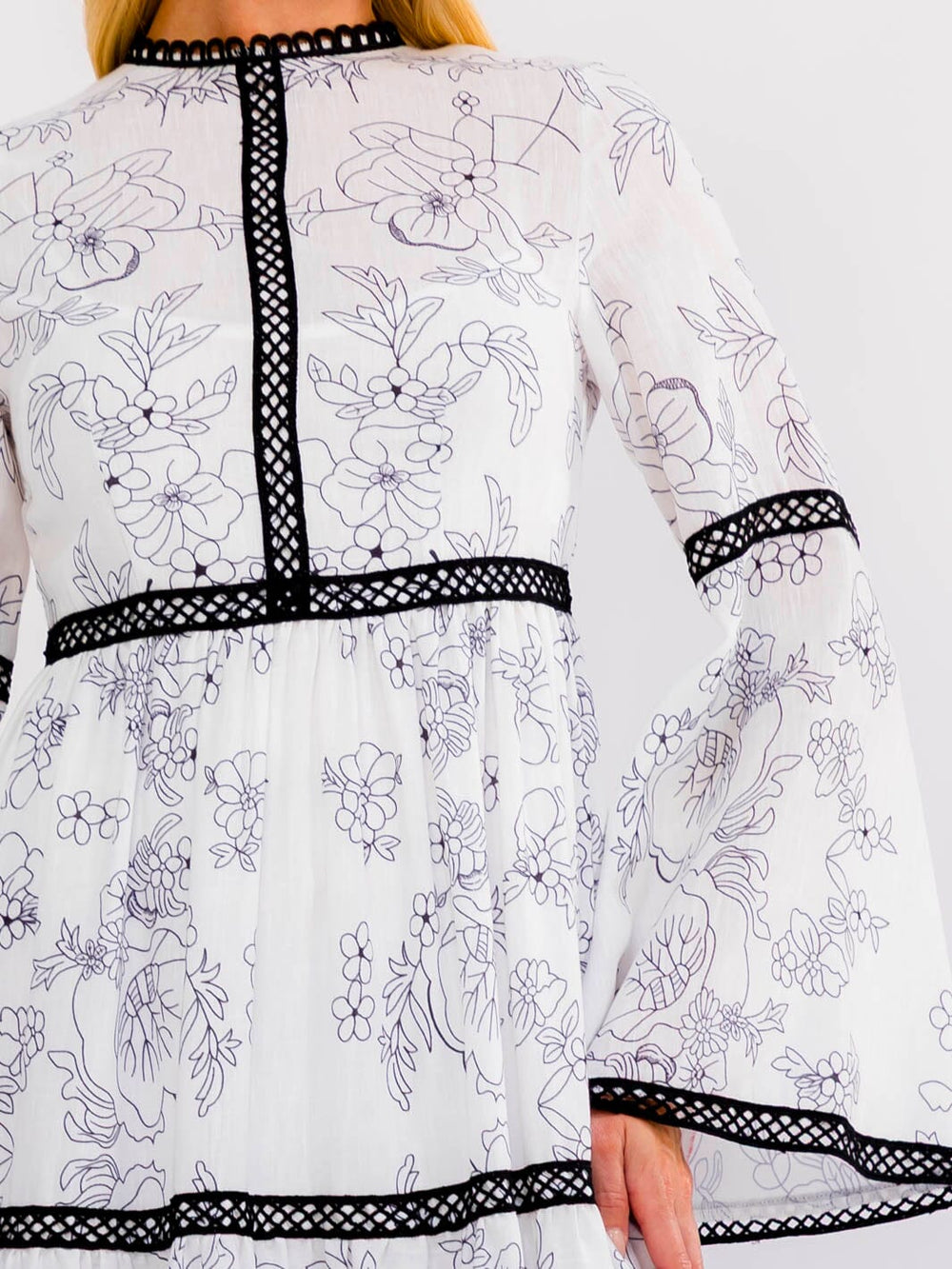 WOMEN'S LONG BELL SLEEVE TIERED FLORAL PRINT MAXI DRESS