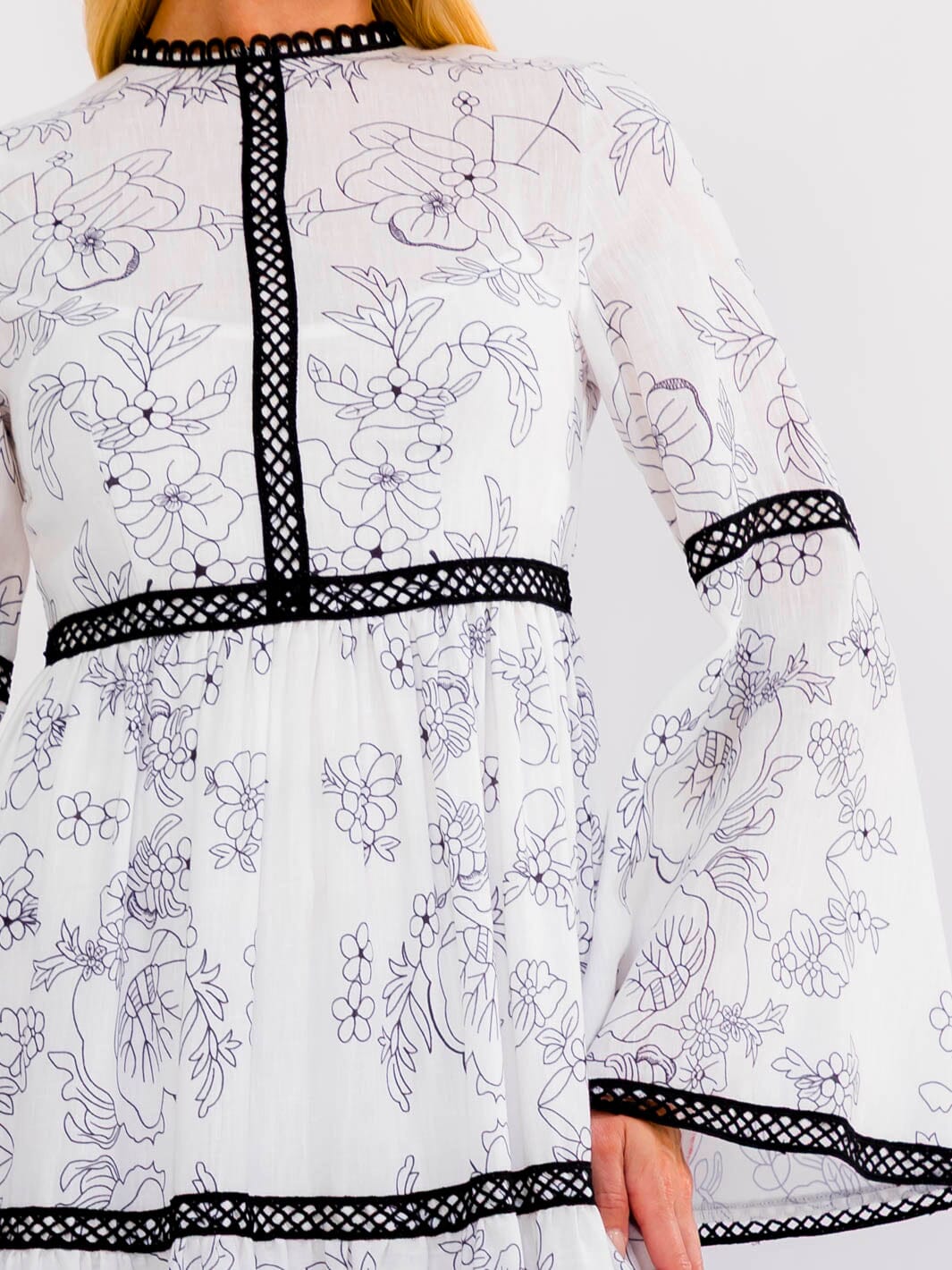 WOMEN'S LONG BELL SLEEVE TIERED FLORAL PRINT MAXI DRESS