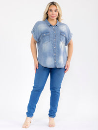 PLUS SIZE SHORT SLEEVE FRONT POCKET BUTTON UP WASHED CHAMBRAY BLOUSE