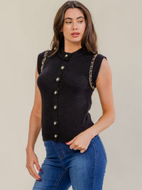 WOMEN'S SLEEVELESS BUTTON UP CHAIN DETAILED KNIT BLOUSE