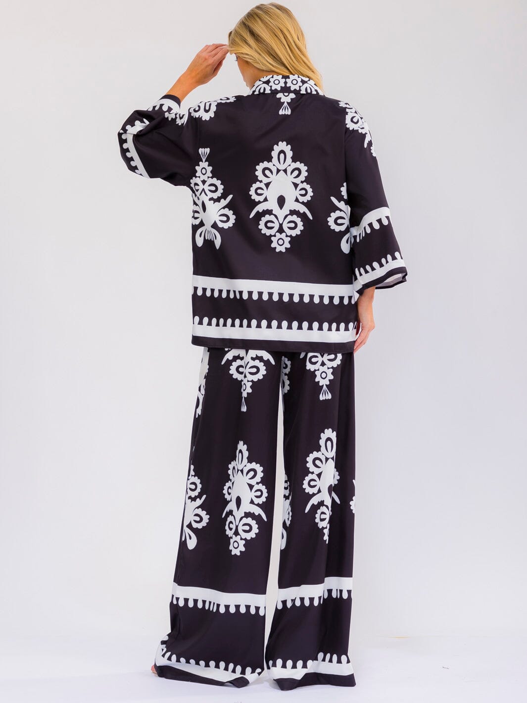 WOMEN'S 3/4 SLEEVE BUTTON UP TOP & ELASTIC WAIST WIDE LEG PANTS MULTI PRINT 2PC. SET