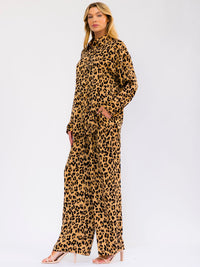 WOMEN'S LONG SLEEVE BUTTON UP HIGH-LOW ANIMAL PRINT SHIRT
