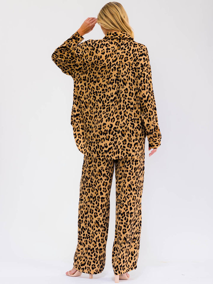 WOMEN'S LONG SLEEVE BUTTON UP HIGH-LOW ANIMAL PRINT SHIRT