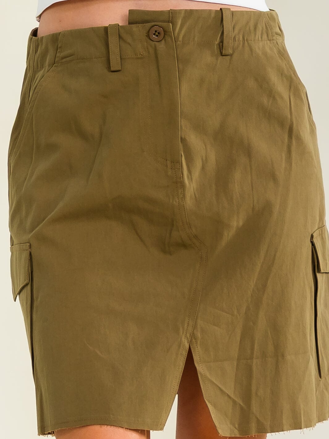 WOMEN'S BUTTON CLOSURE FRONT SLIT CARGO POCKETS MINI SKIRT
