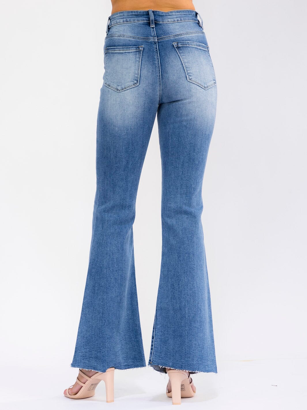 WOMEN'S BUTTON CLOSURE POCKETS BELL LEG WASHED STRETCH DENIM PANTS