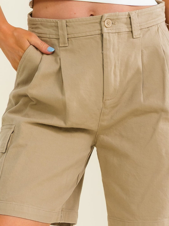 WOMEN'S BUTTON CLOSURE CARGO POCKETS DENIM SHORTS