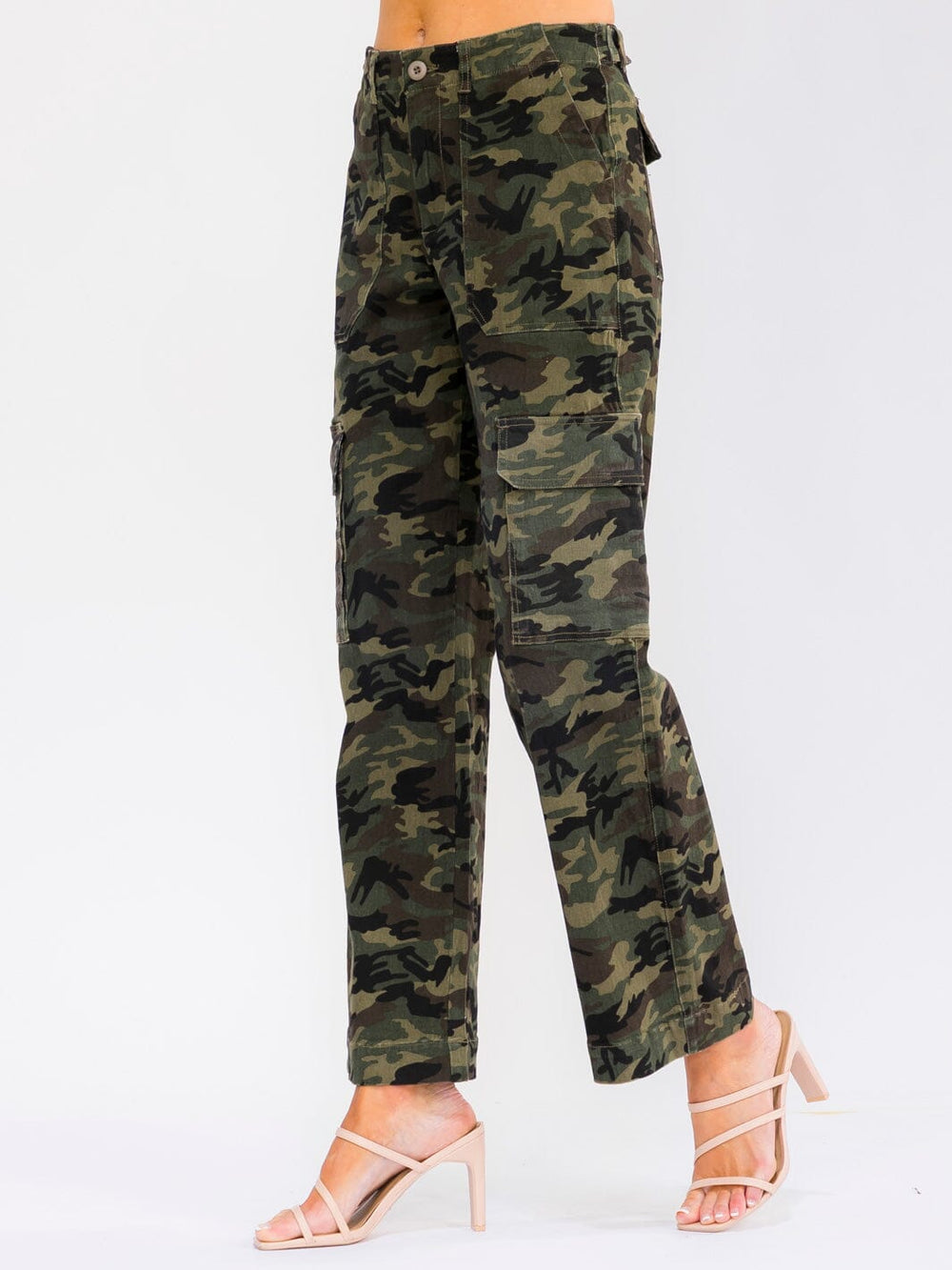 WOMEN'S BUTTON CLOSURE CARGO POCKETS STRAIGHT LEG CAMO PRINT PANTS