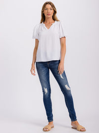 WOMEN'S SHORT PUFF SLEEVE V-NECK DETAILED BLOUSE